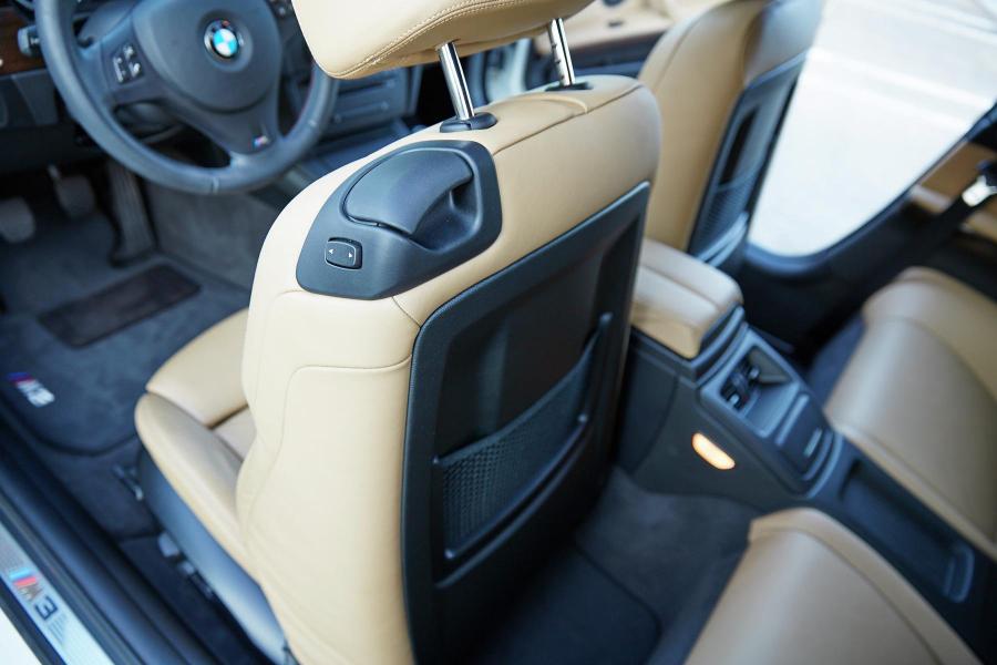 Интерьер BMW M3 Coupe (E92) 2008 года  (фото 53 из 83)